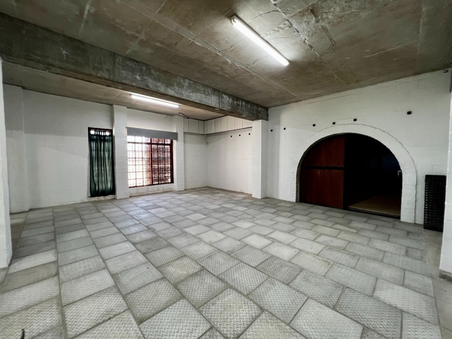 7 Bedroom Property for Sale in Sir Lowrys Pass Village Western Cape